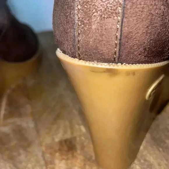 Gucci chocolate Brown 8 1/2 Shearling Wedge Boots - Picture 5 of 9